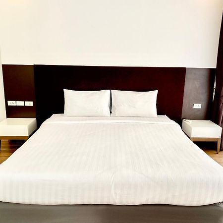 Nantiruj Tower - นันทิรุจ ทาวเวอร์ เซอร์วิสอพาร์ทเม้นท์ สุขุมวิท ซอย 8 Apartment Bangkok Luaran gambar