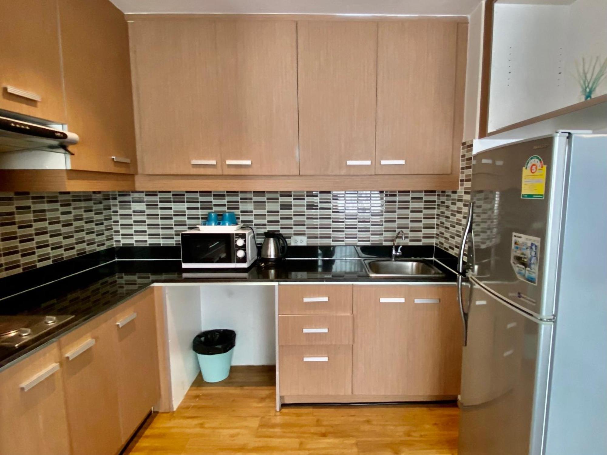 Nantiruj Tower - นันทิรุจ ทาวเวอร์ เซอร์วิสอพาร์ทเม้นท์ สุขุมวิท ซอย 8 Apartment Bangkok Bilik gambar